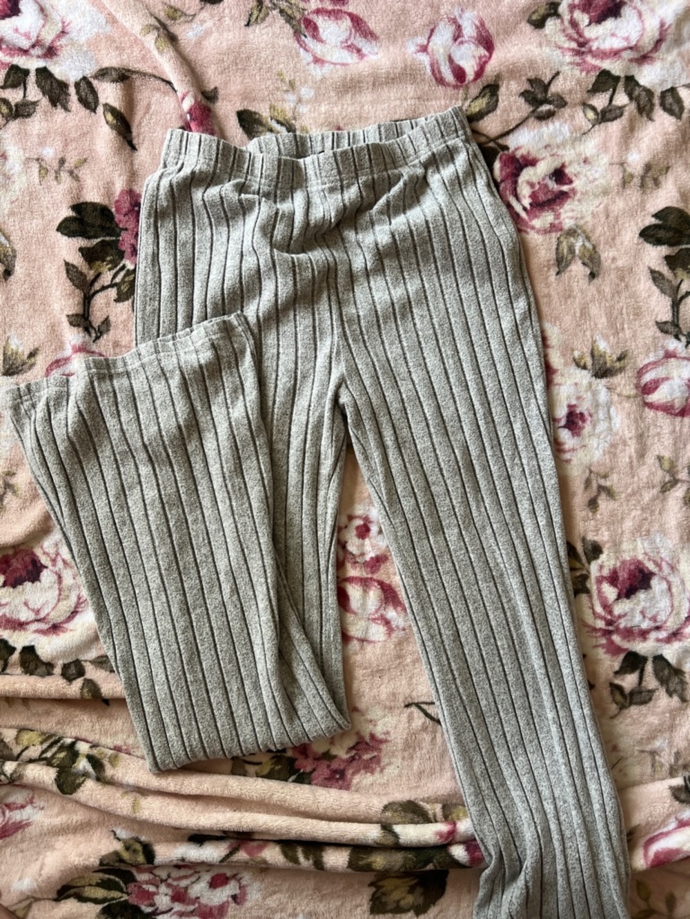 SHEIN Light Gray Ribbed Knit Lounge Pants